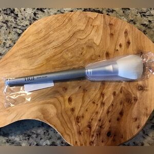 TIGI Blush Brush